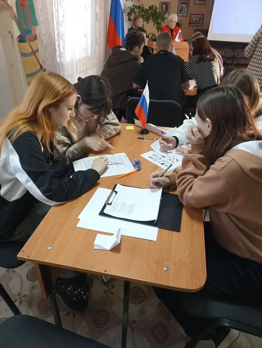 30 января  учащиеся 8 и 9 классов приняли участие в районном интеллектуальном марафоне ...