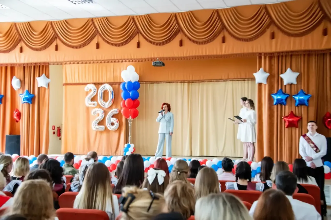 👧🏻🧒🏼 🔔 Сегодня в муниципальном округе Истра прозвучал последний школьный звонок для 782 одиннад