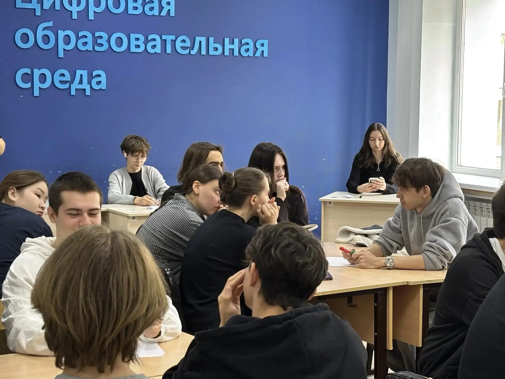 ТЕХНОЛОГИИ БУДУЩЕГО  ⚡️23 мая студенты из групп 334, 354 и 458 под руководством преподавателя Андрюк