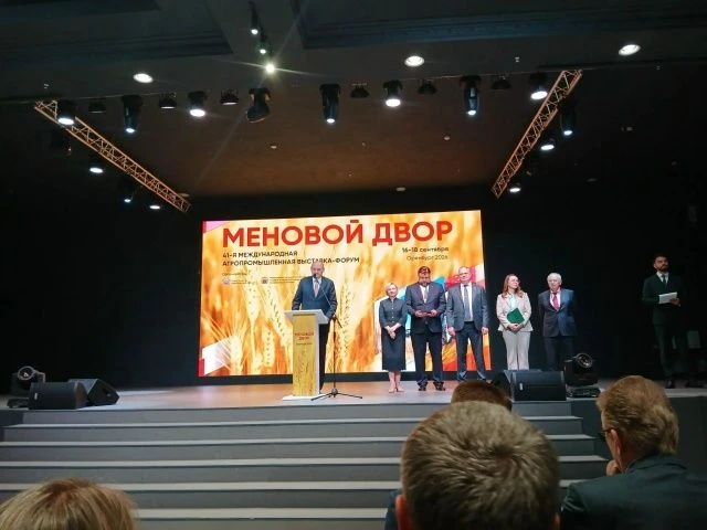 16 сентября глава Матвеевского муниципального района – секретарь местного отделения пар...