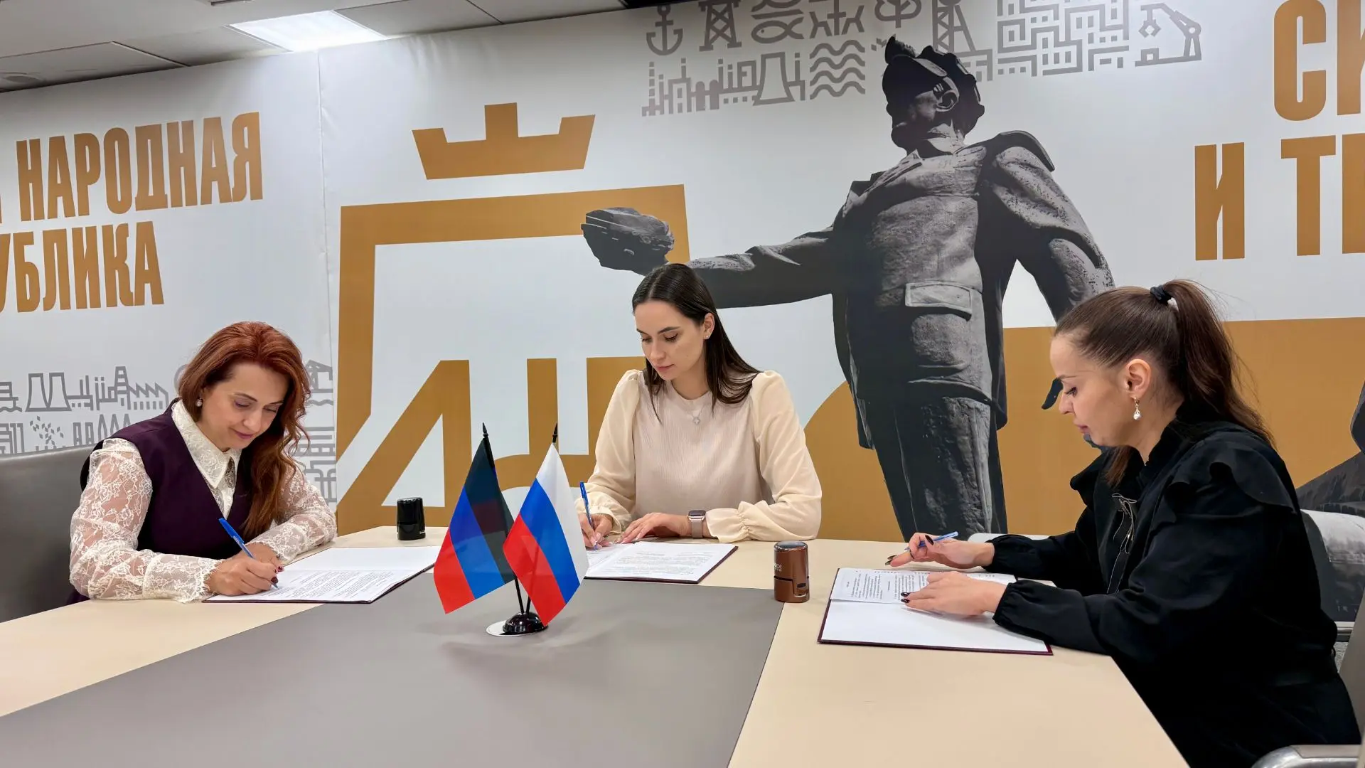 Уполномоченный по правам ребёнка подписала соглашение о сотрудничестве с благотворитель...