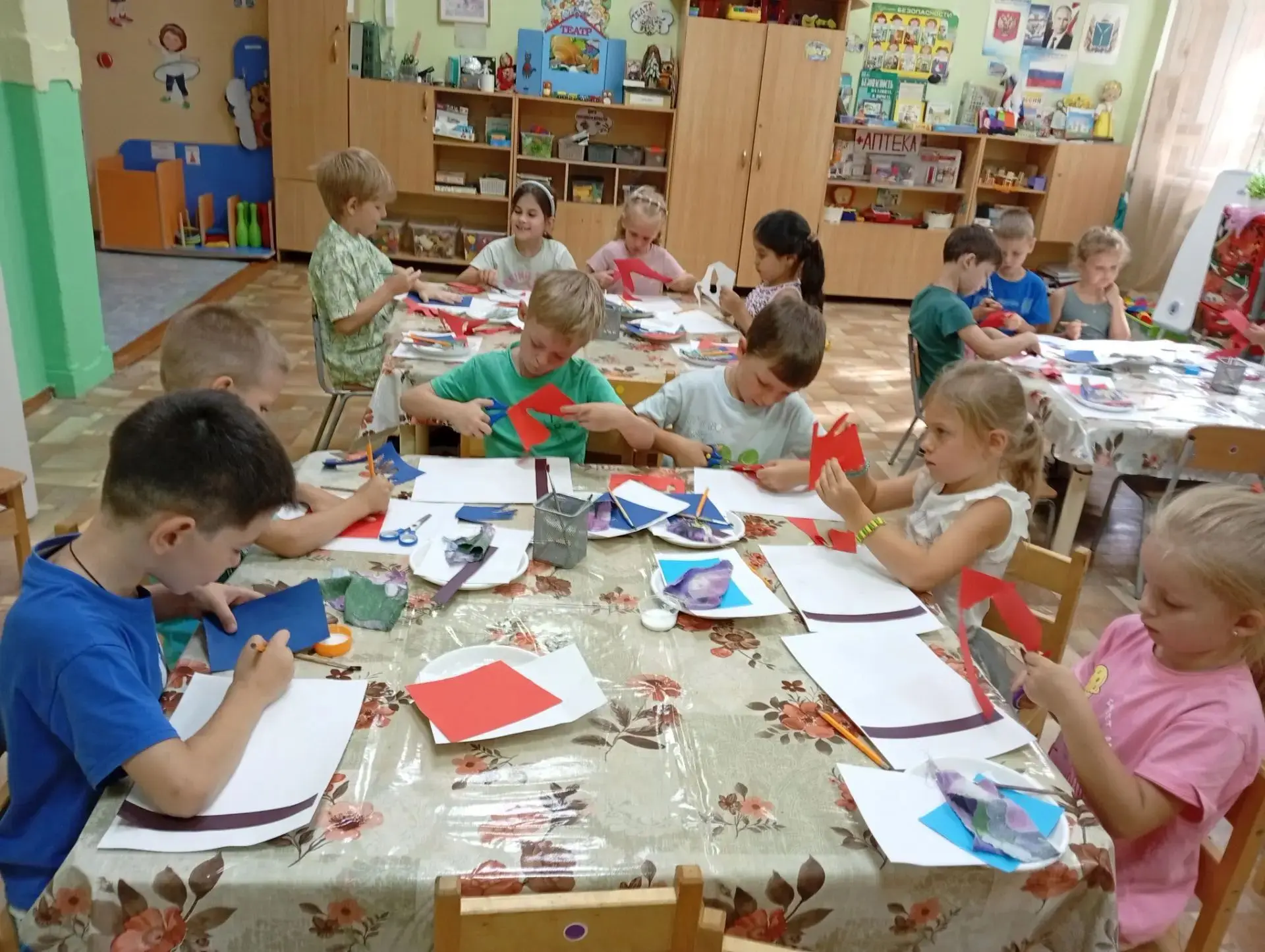 📌Аппликация ко Дню Российского флага