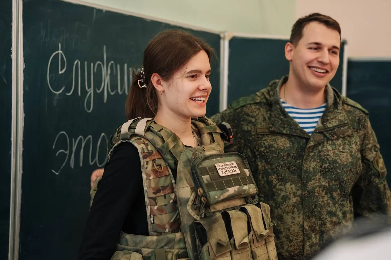 Военные встретились со школьниками в Опалиховской гимназии  В Красногорске прошла новая встреча поко
