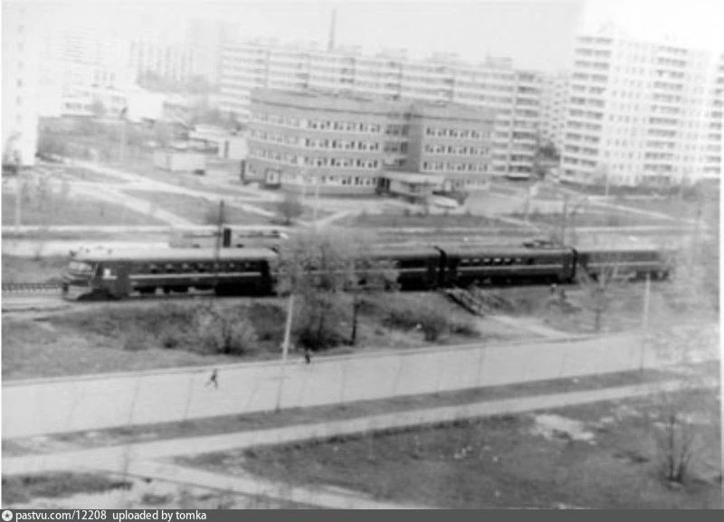 Электричка на ул. Декабристов.