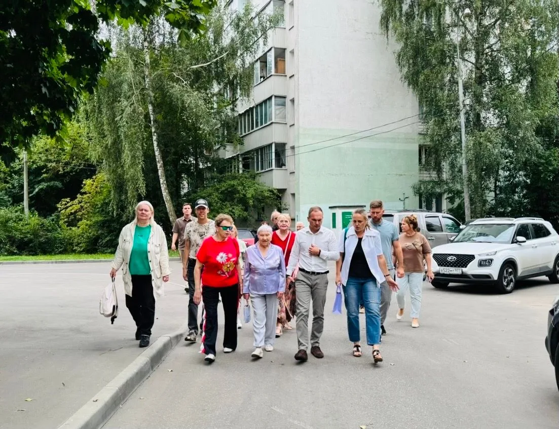 18 августа, глава управы района Савелки Александр Умеренков провёл обход района