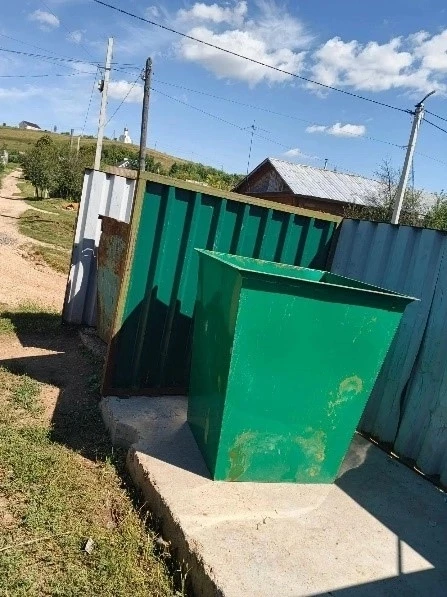Бугурусланцы попросили установить новый бак для мусора на ул. Киевская