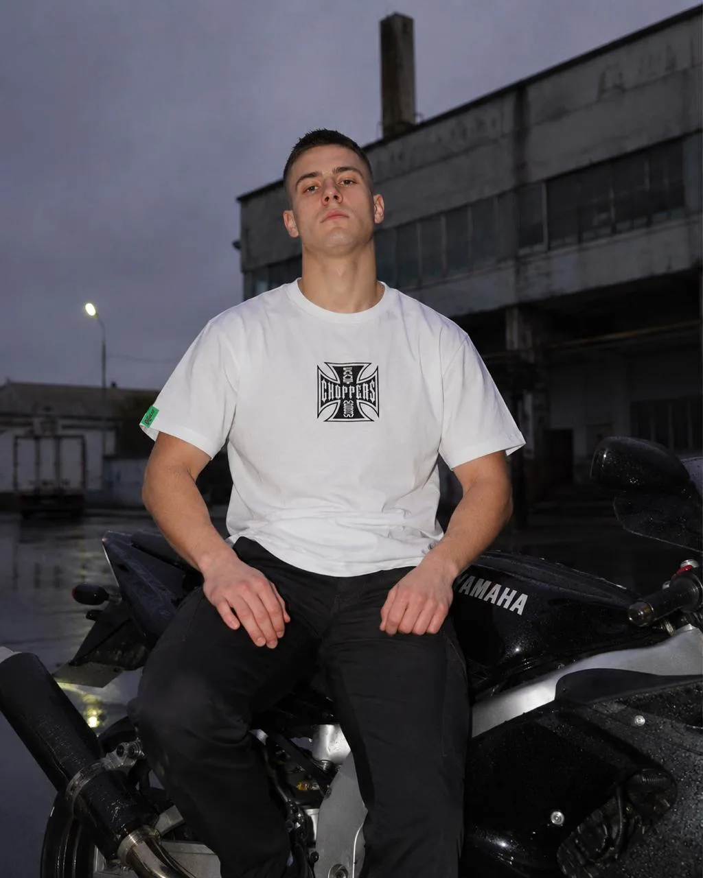Ходят слухи, что футболка Choppers добавляет +100 к харизме 😎

Белая версия — это уже редкий лут😉
