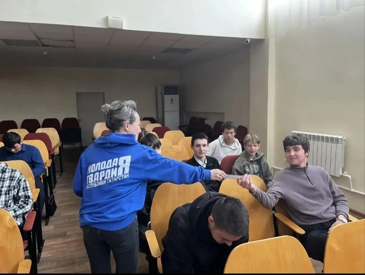 Сегодня у нас в гостях — команда МЦ «Тау» и «Молодая Гвардия»! 🏫