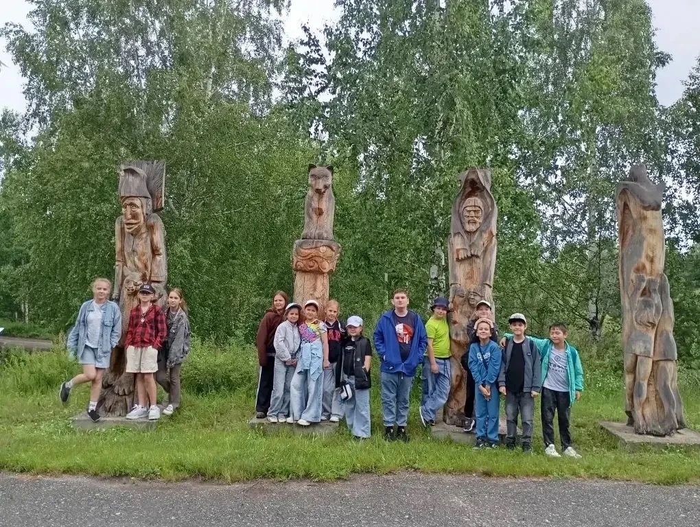 Сегодняшний день, 11 июня 2026 года, начался с выноса флага, гимна РФ и торжественной л...