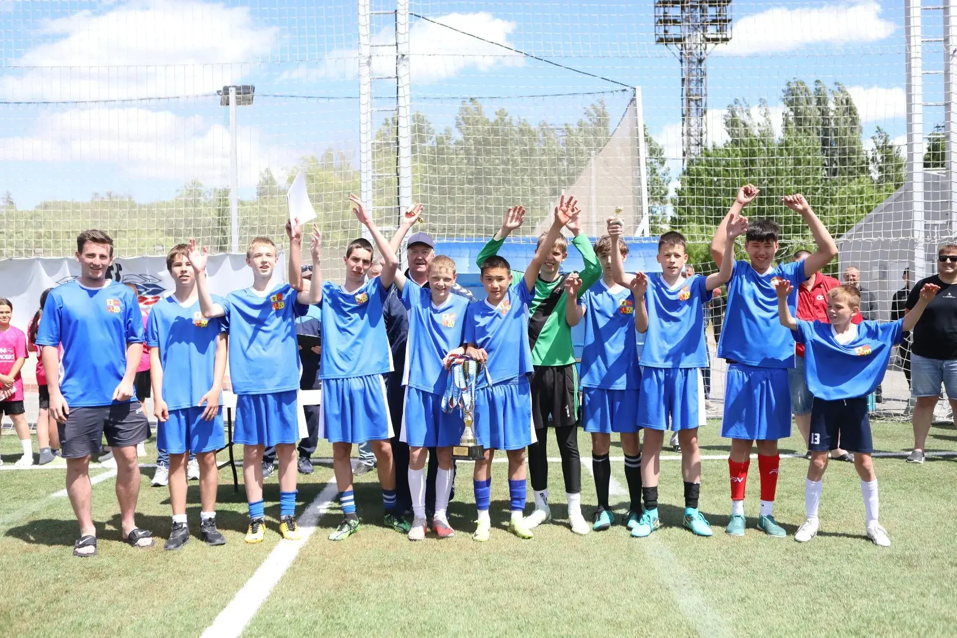 🏆 "Кожаный мяч" - Лига юных футболистов!