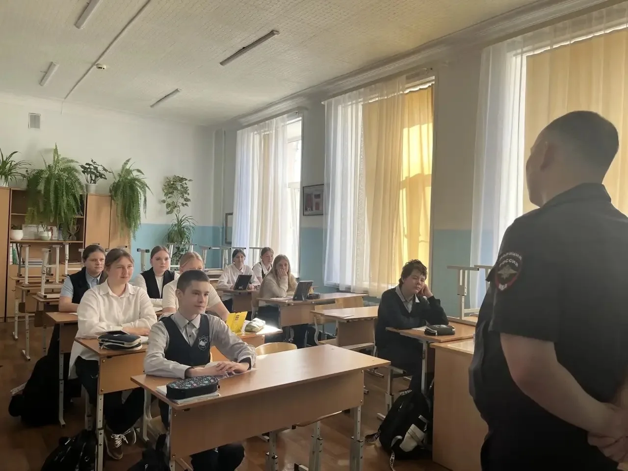 👮🏻‍♀️Полиция Еманжелинского округа за «Чистое поколение»!  ➡️В рамках реализации масштабных общеросс