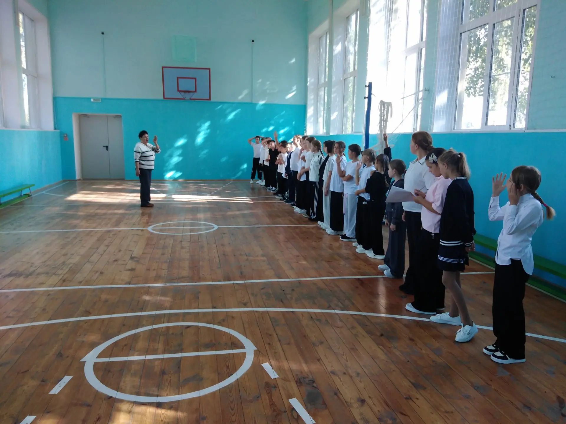 Тренеры-преподаватели ДЮСШ Сосновоборского района проводят акцию "Запишись в спортивную...