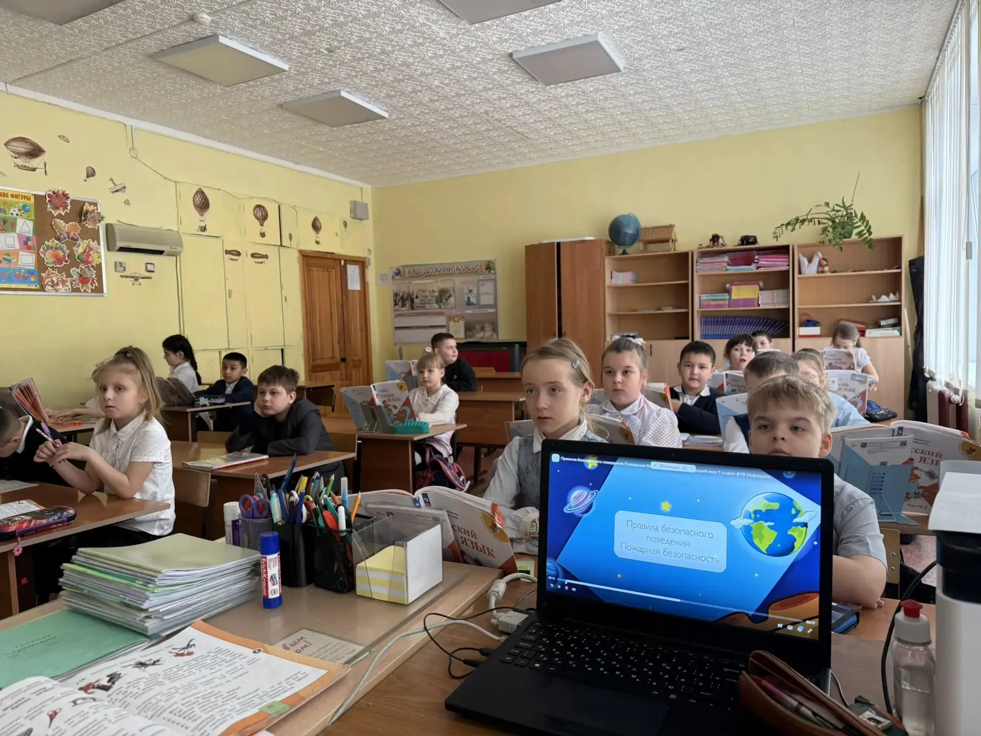 🛡️ Неделя безопасного поведения: важный разговор с подростками.   С 30 марта по 3 апреля в МОУ Гимна