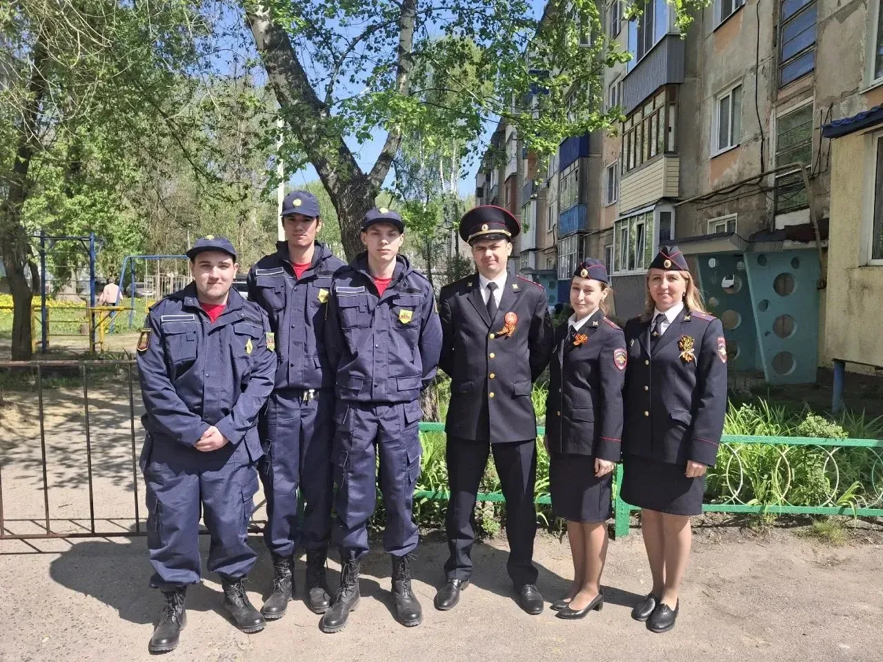 Студенты техникума , бойцы отряда содействия полиции «Тигр», вместе с сотрудниками полиции приняли у