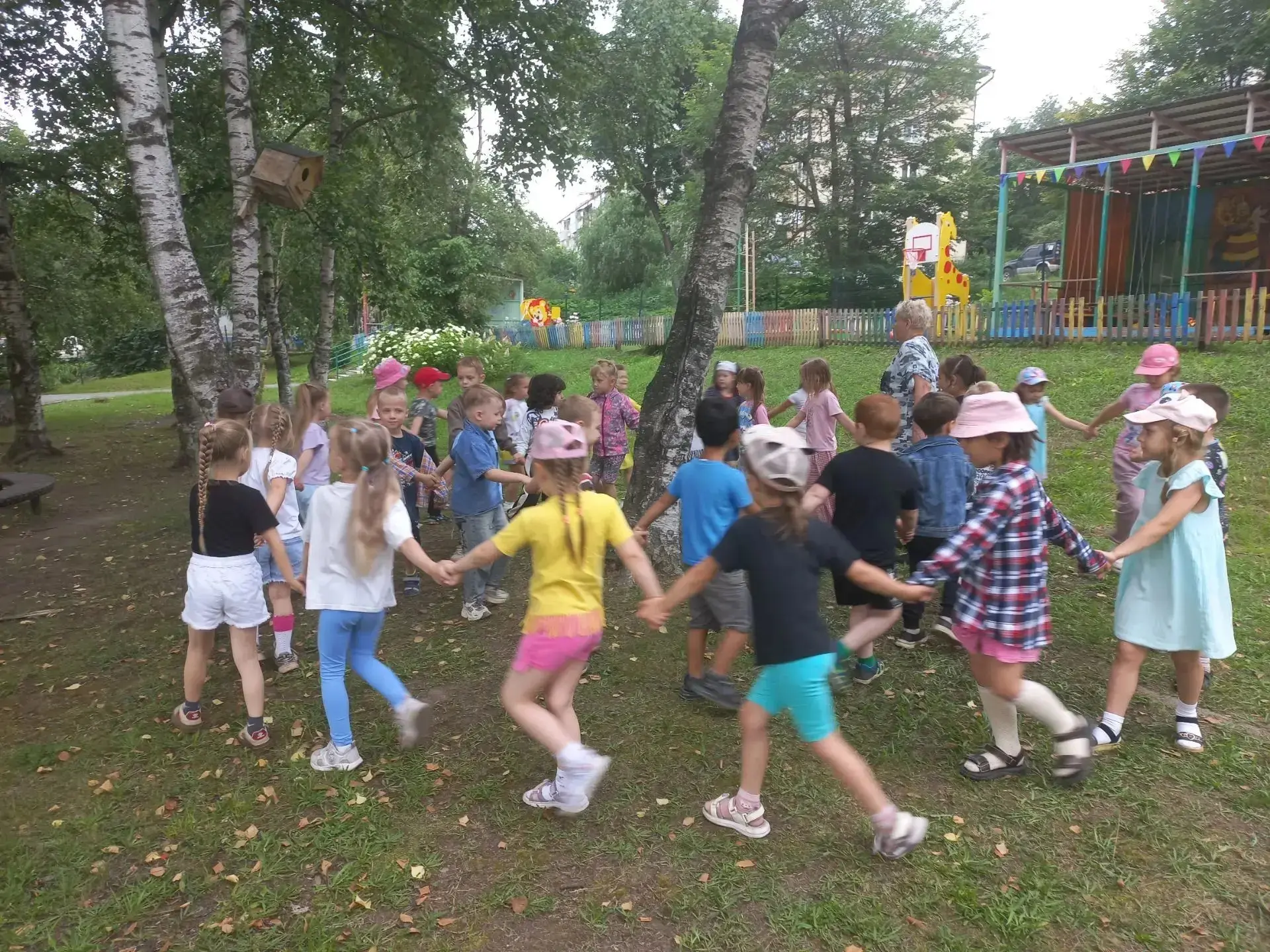 7 июля в нашем детском саду, в группах "Незабудки" и "Фантазеры", прошел праздник Ивана Купала.

Это