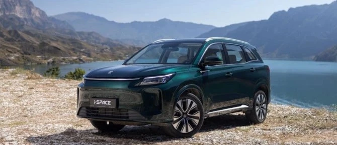 Гибридный кроссовер Evolute i-Space впервые вошел в топ-10 самых продаваемых автомобиле...