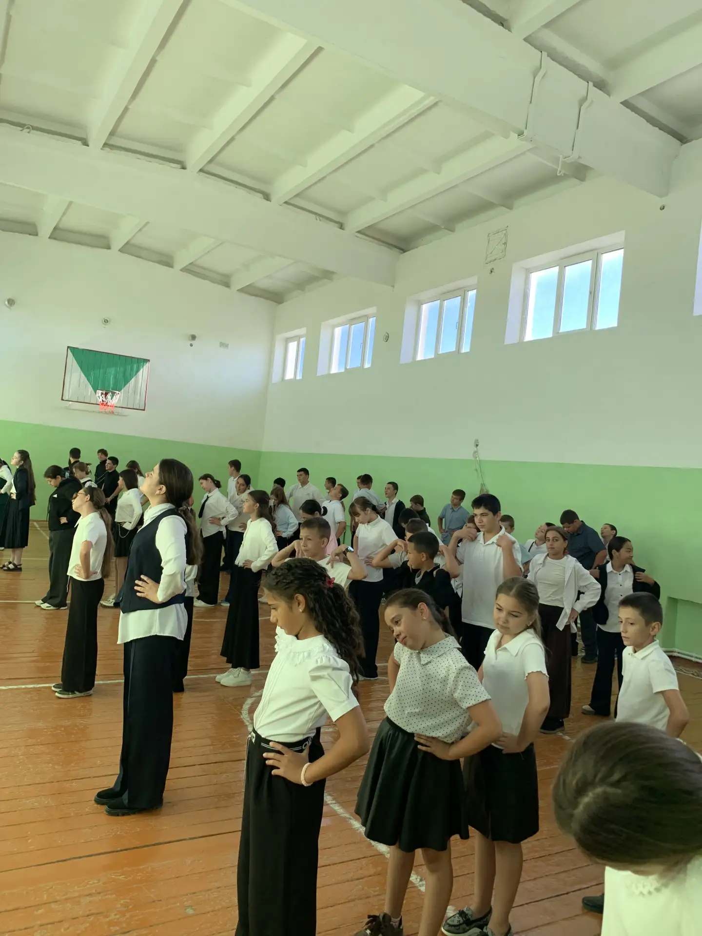 Утро в школе началось с зарядки и разговоров о будущем! ☀️
