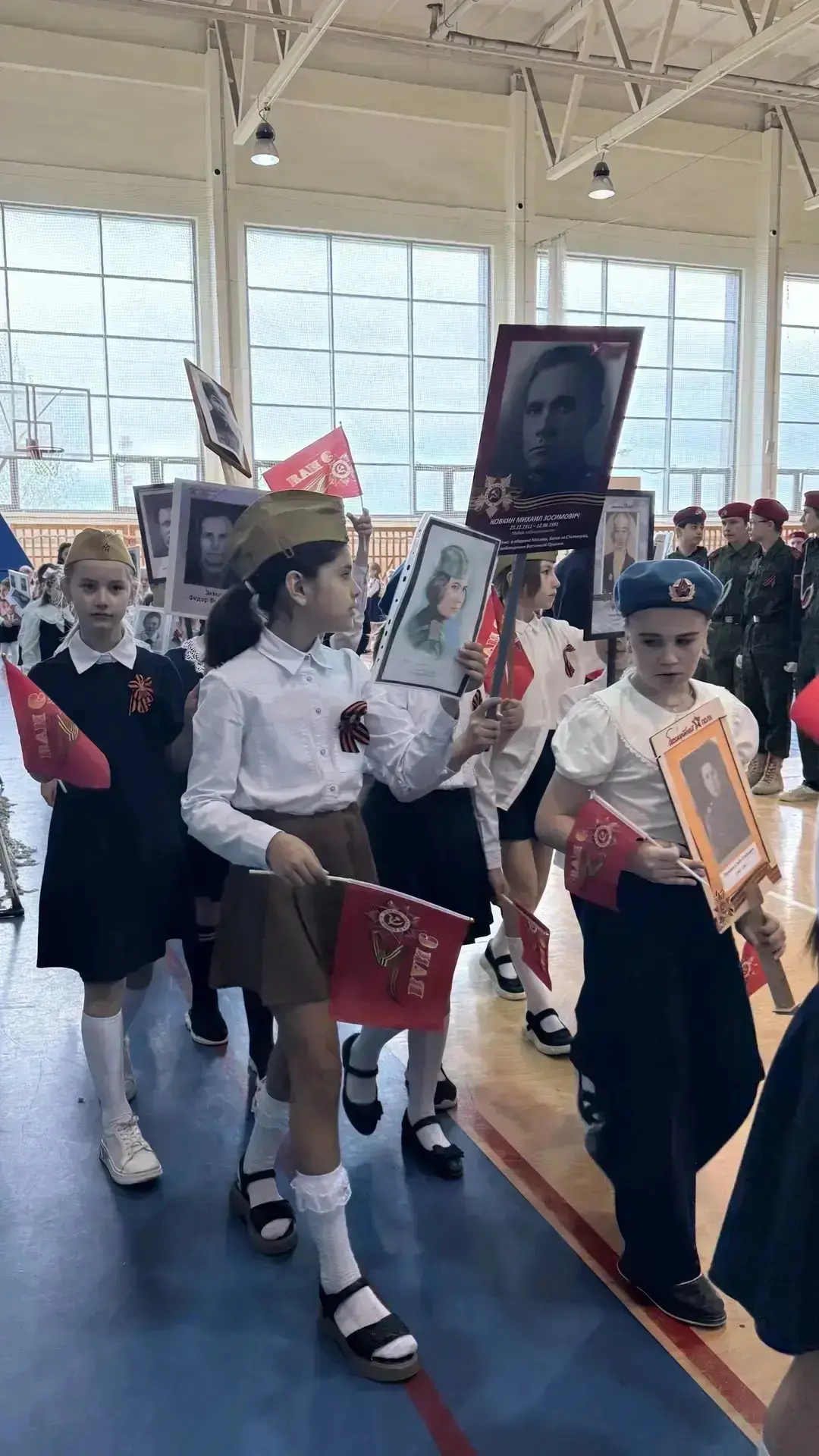 🪖«Бессмертный полк» — живая связь поколений.  🇷🇺В преддверии великого праздника — Дня Победы — в 3‑м