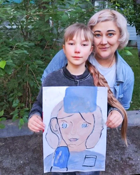 Продолжаем наш проект «Моя мама работает в больнице».  Сегодня — рисунок Даши Пономаревой, Даша, 9 л