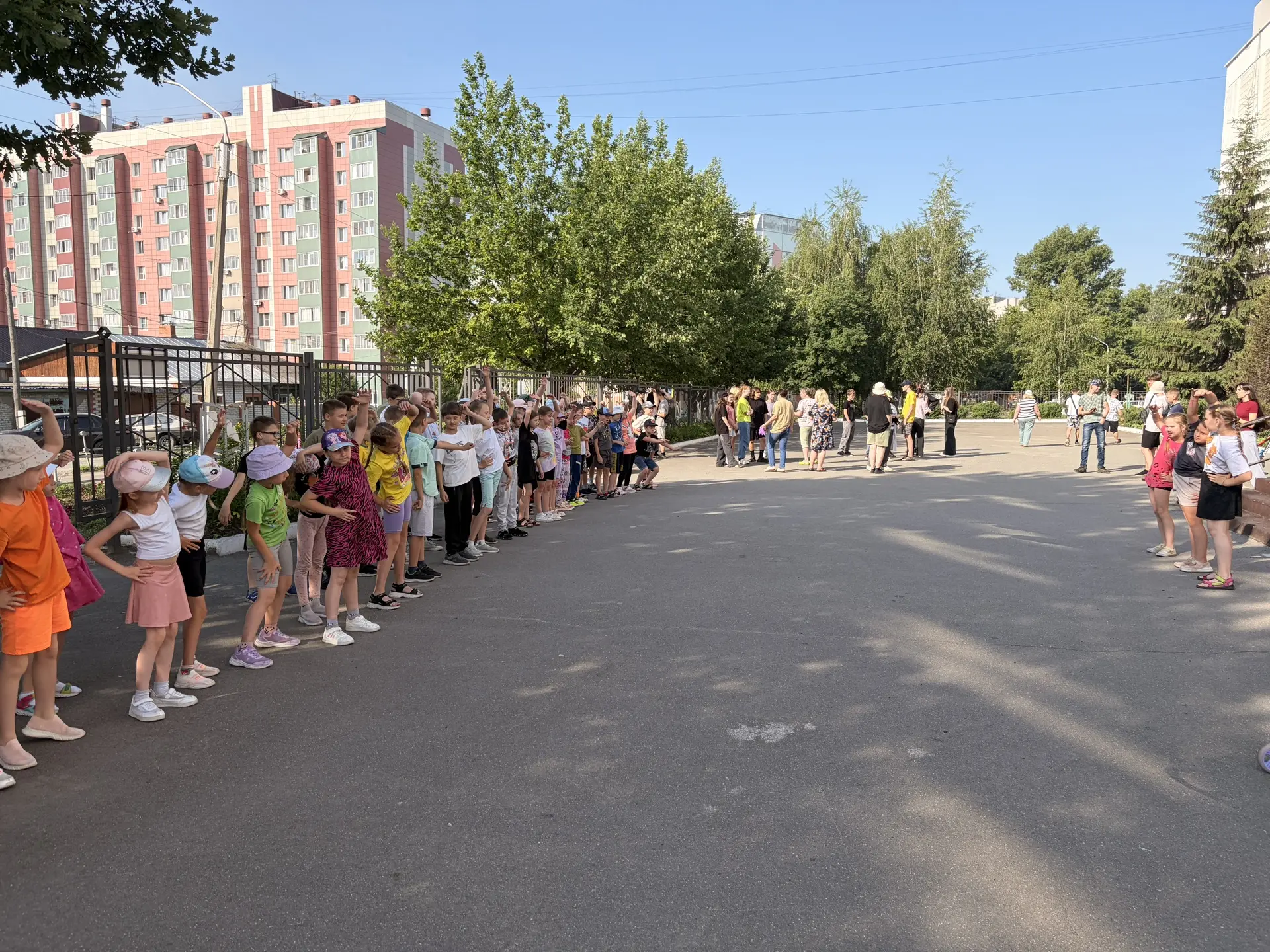 12-й день в лагере: творчество, природа и приключения! ☀️🌿

🌱Утро зарядило нас энергией и отличным
