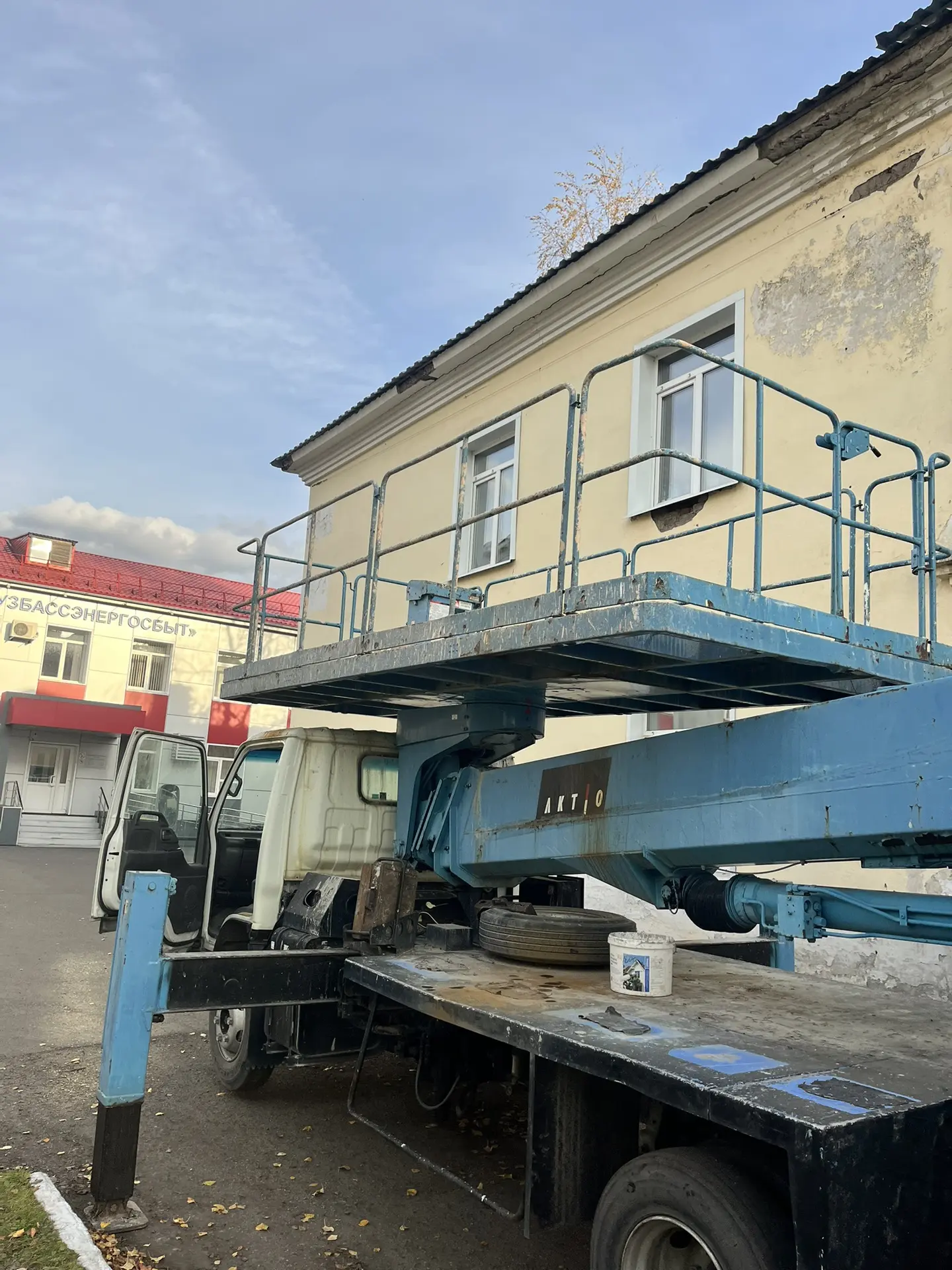 Пропенивание откосов оконных проемов 4 шт , по адресу ул.Матросова, д.117