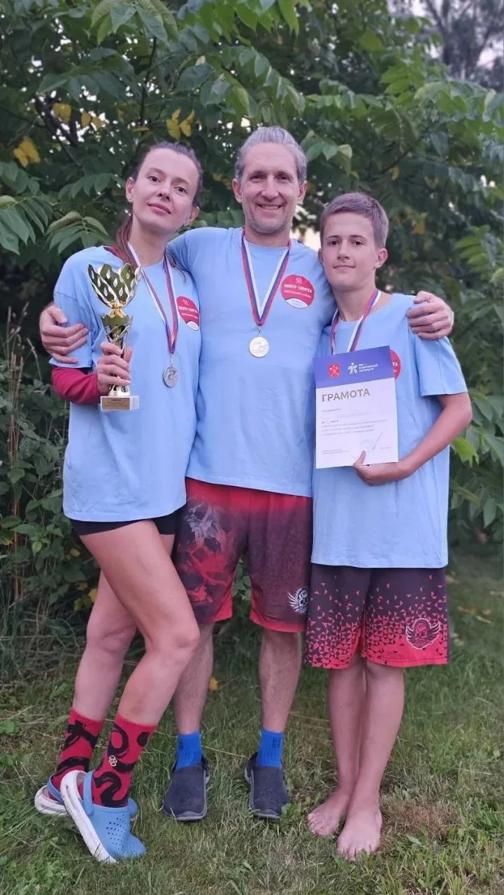 🏐🌊 Семья Бараненко — серебро городских соревнований по пляжному волейболу!