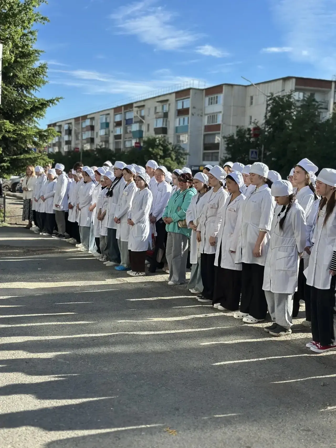 📅 Неделя в нашем колледже стартовала с торжественной линейки!Студенты 12 м группы Бикт...