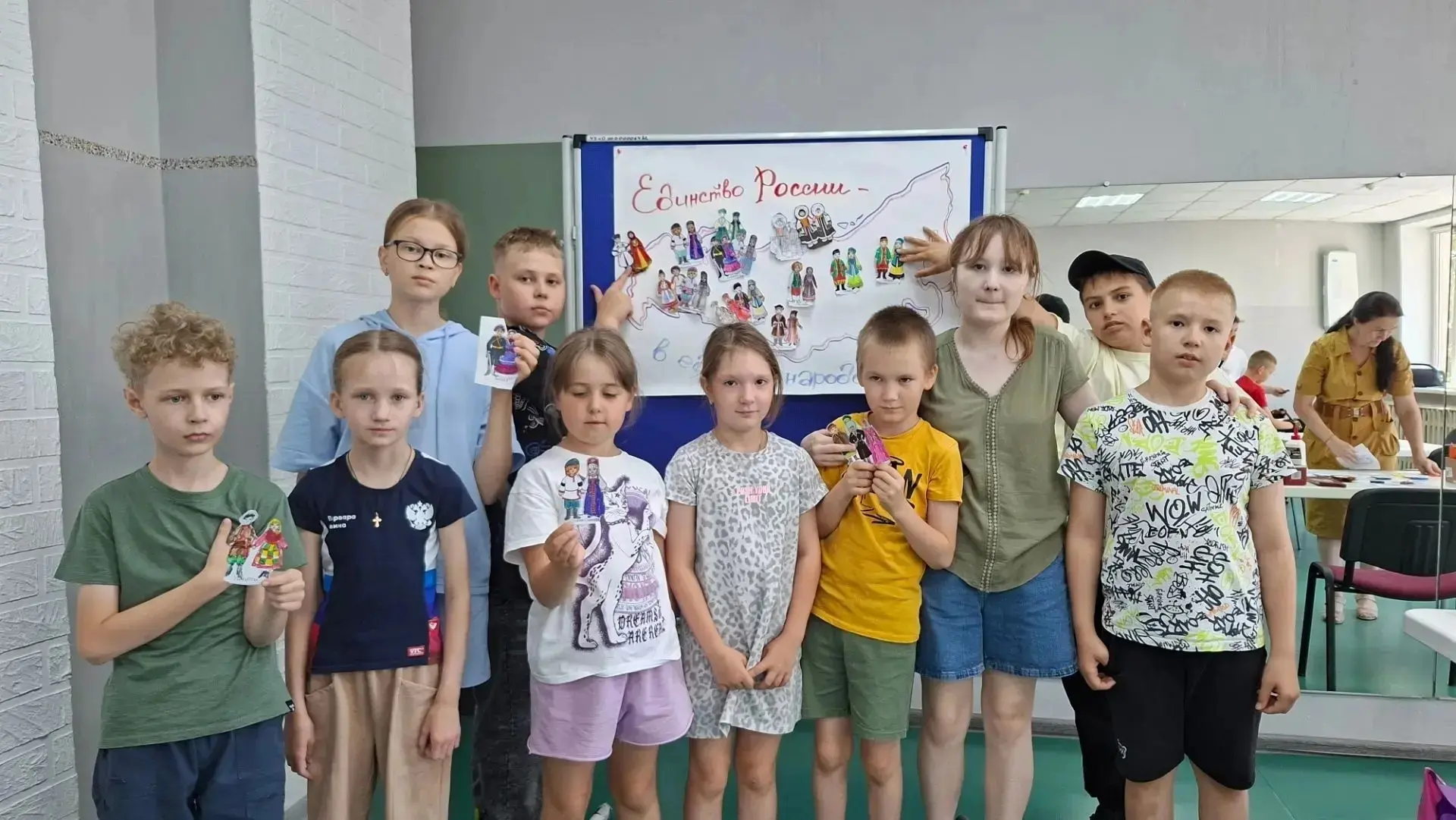Сегодня на летнем интенсиве 🌞 "Оранжевое лето" Дома детского творчества детей ждал сюрприз: артисты