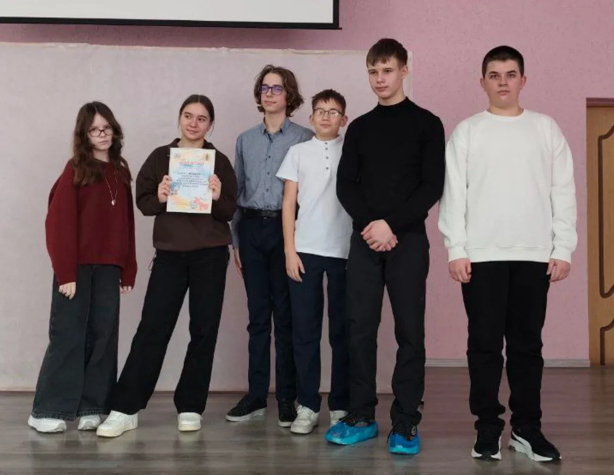 Команда юных физиков "Шишки" из нашей школы 20 февраля продемонстрировала впечатляющие ...