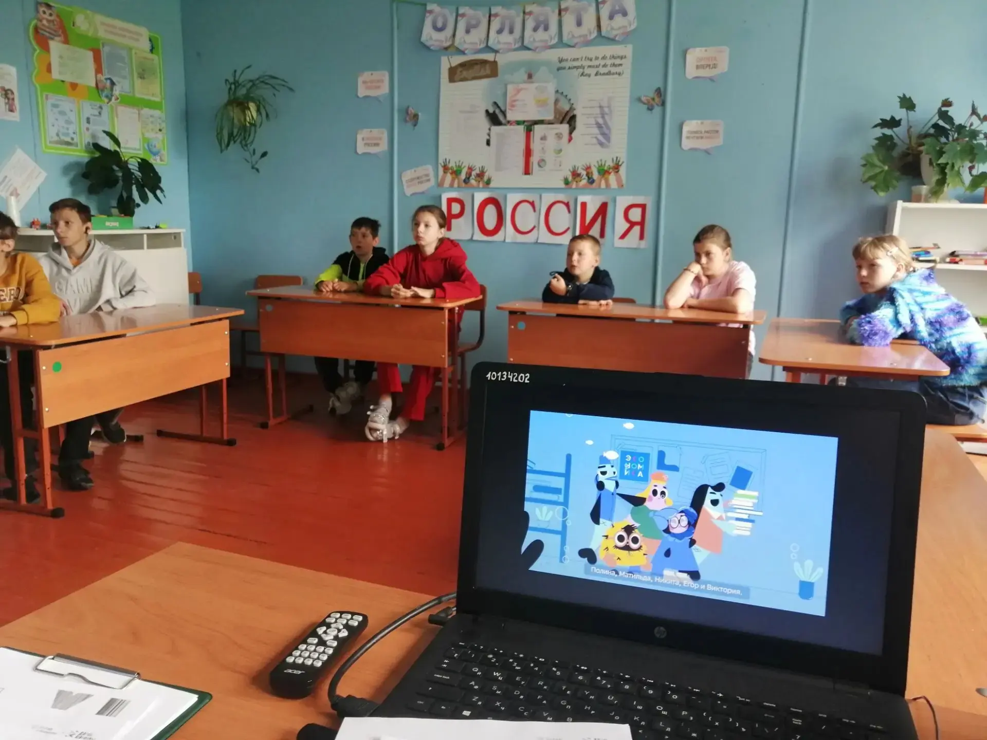 Сегодня в нашем лагере дневного пребывания было по-настоящему технологично. Ребята не просто слушали