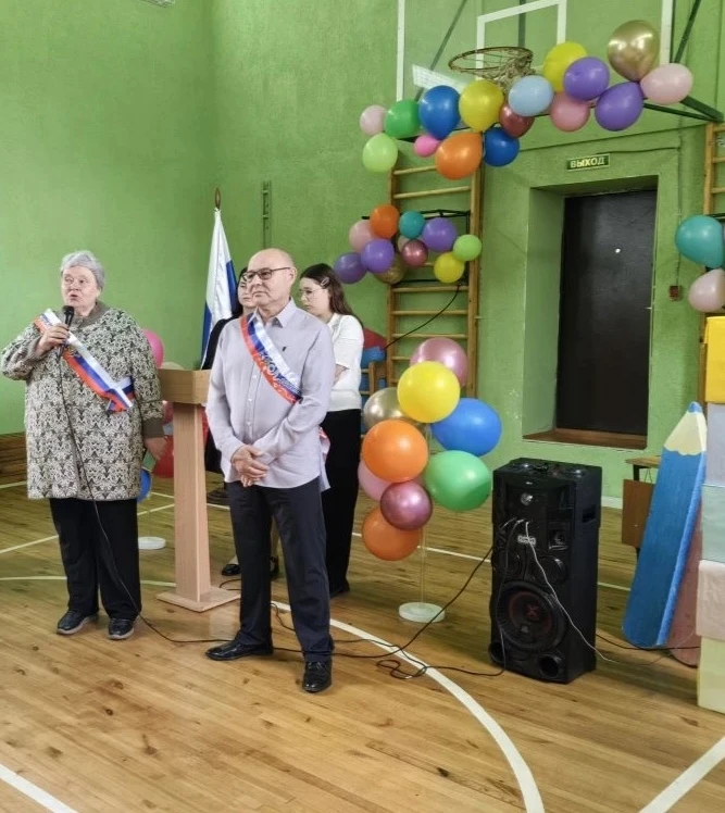 Последний звонок🔔

Это прекрасный, трогательный и поворотный момент в жизни каждого ученика. Позади