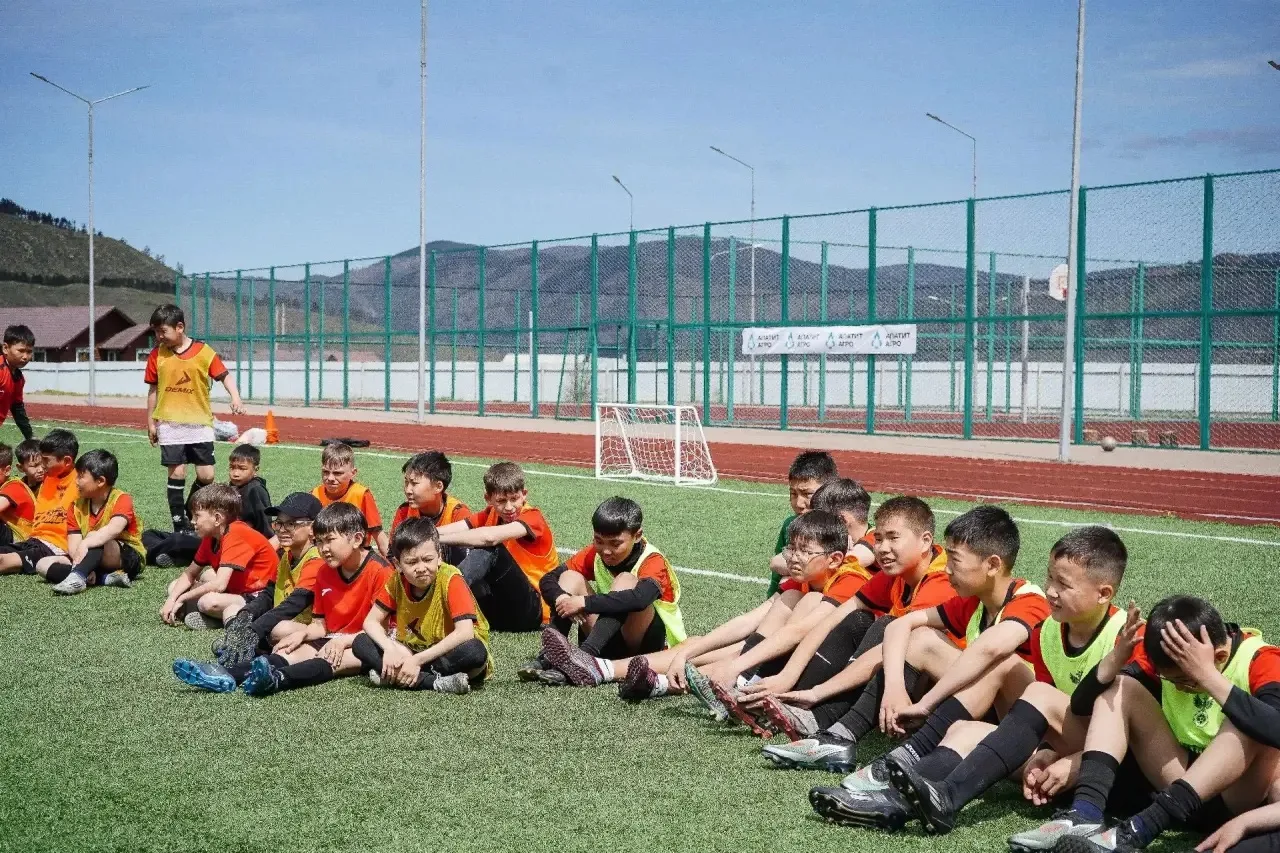 ⚽ Большой футбол — с поддержкой бизнеса  Компания «АпатитАгро», разрабатывающая Ошурковское месторож