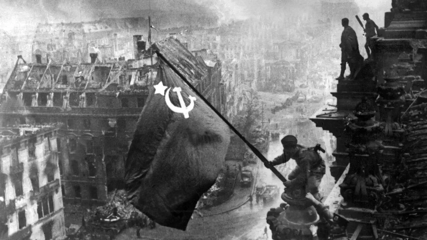 🙏🏻81 год назад, 30 апреля 1945 года Советские воины водрузили Знамя Победы над рейхстагом в Берлине!
