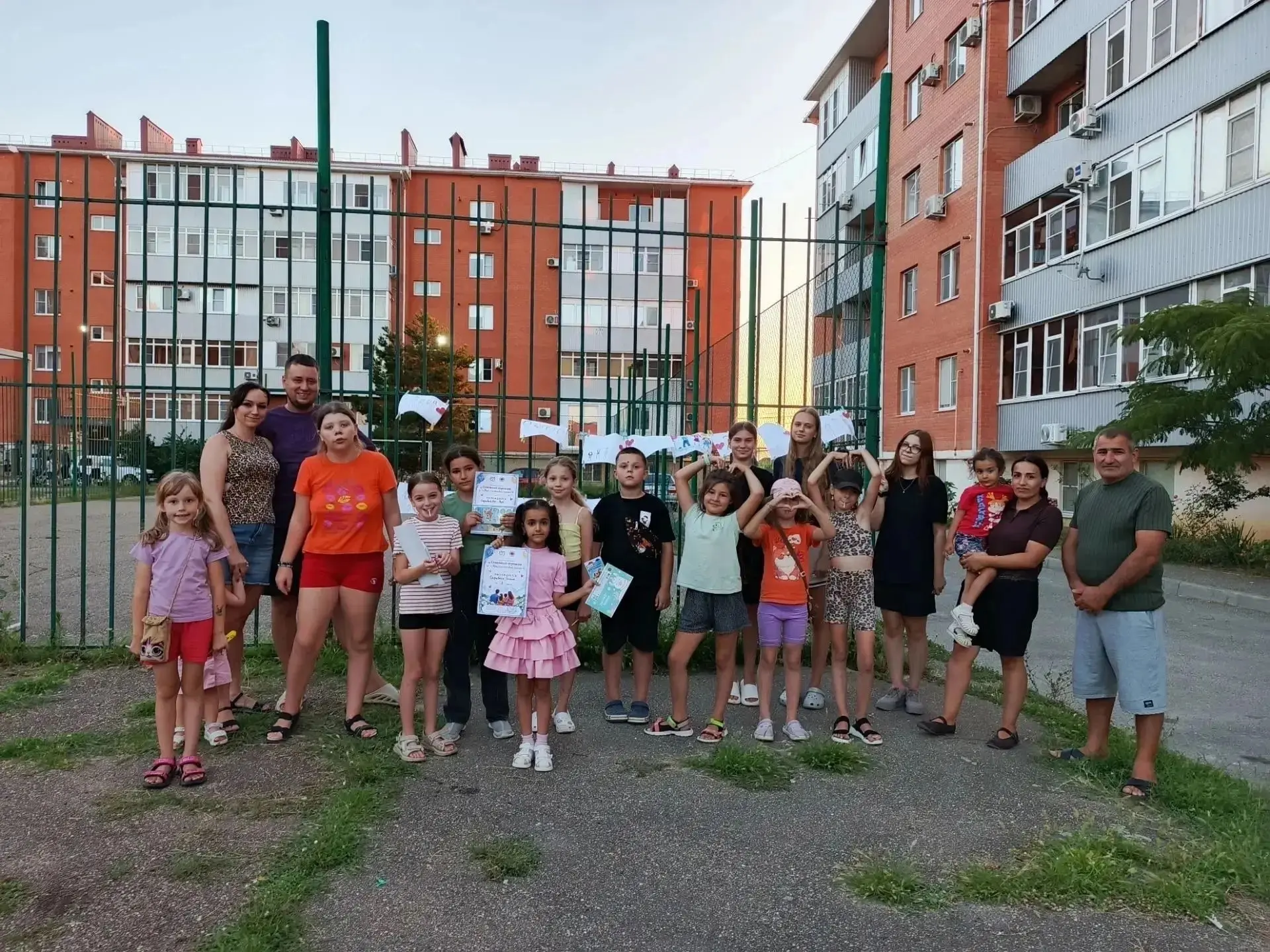🎨Художественная выставка «Моя семья» 
 
27 июля на открытой площадке по улице Анджиевского, 47 сост