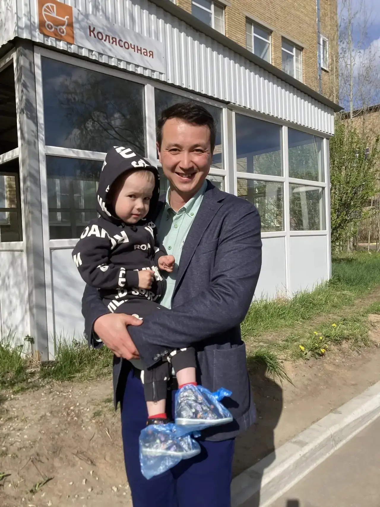 Представляете, что случилось? Мама малыша, которого я оперировал три года назад, увидел...