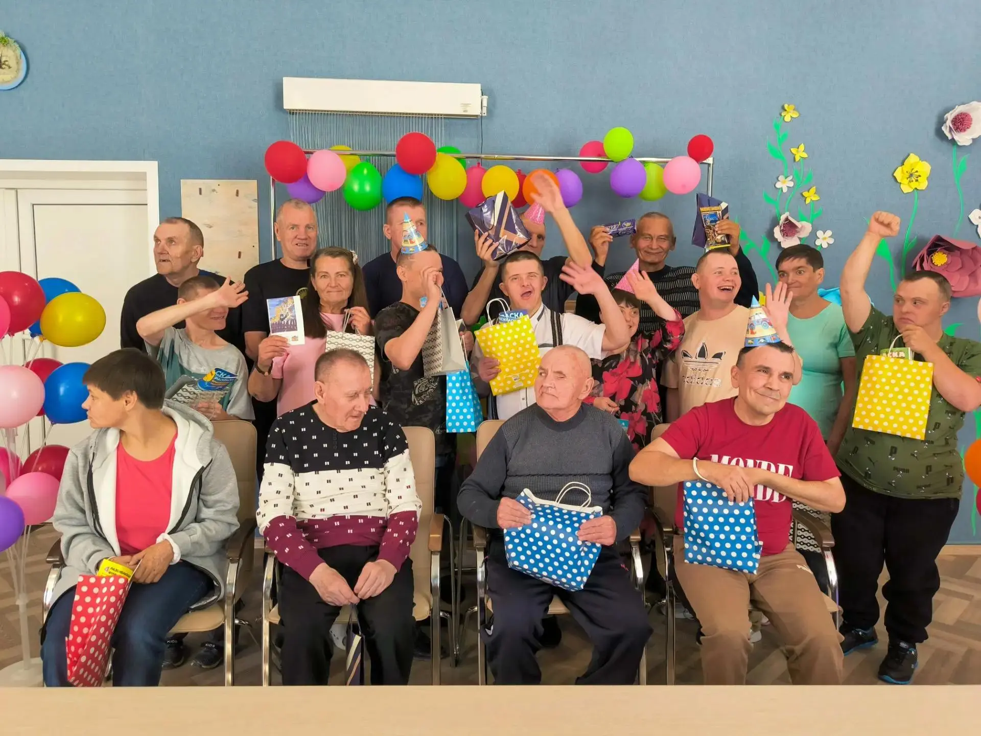 Танцы, смех и море подарков! 🎉 Как в Мамонтовском ДСО отметили «День именинника»