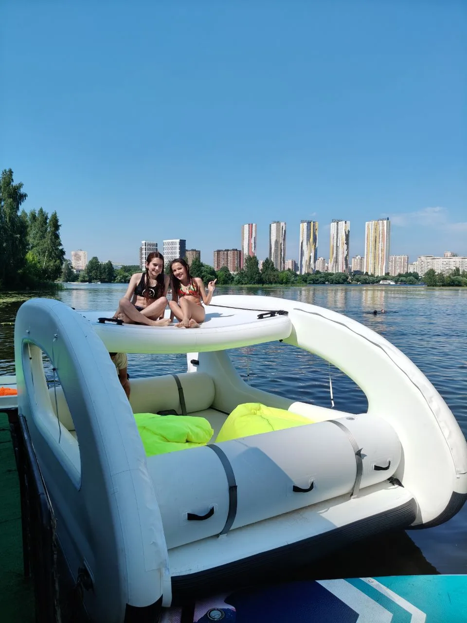 Надувная яхта с электромотором 🚤