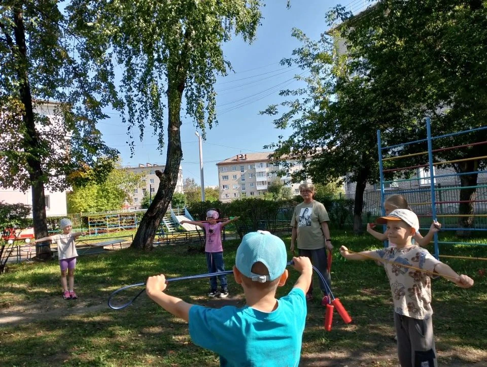 Сегодня в нашем детском саду настоящий день скакалки! ⚡️ Вся неделя у нас посвящена спо...