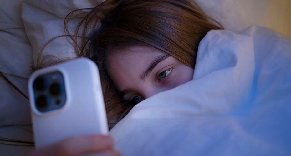 Каждый второй засыпает под видео — исследование «VK Видео»