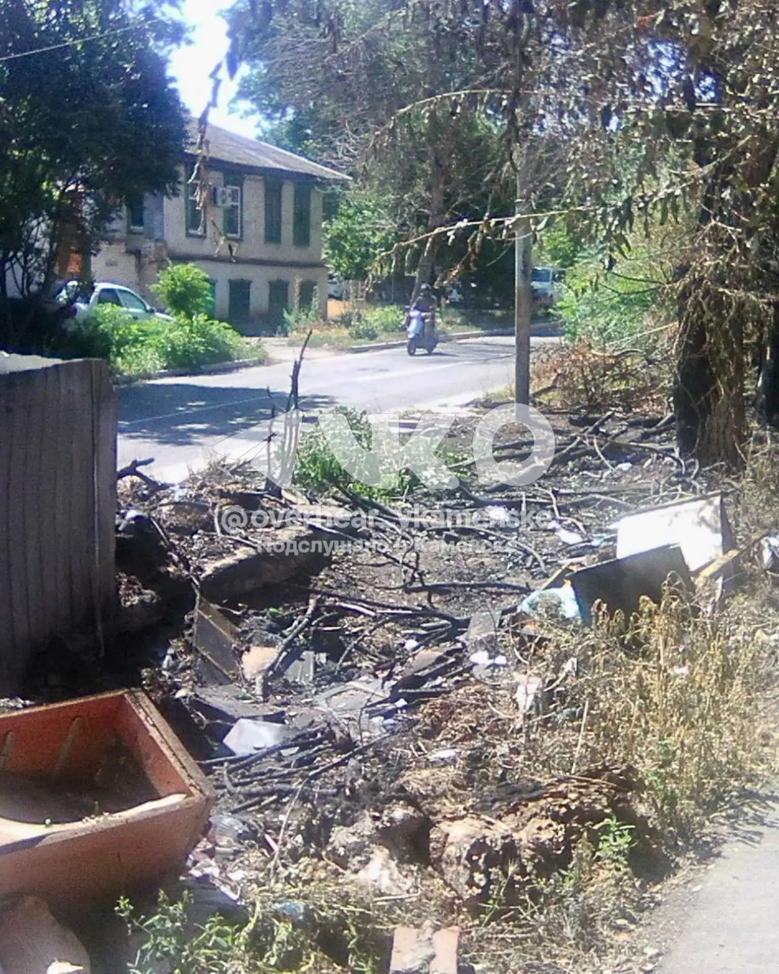 🗑️ "Видимо совсем недавно на мусорной площадке, что в самом начале Крупской, случился ...