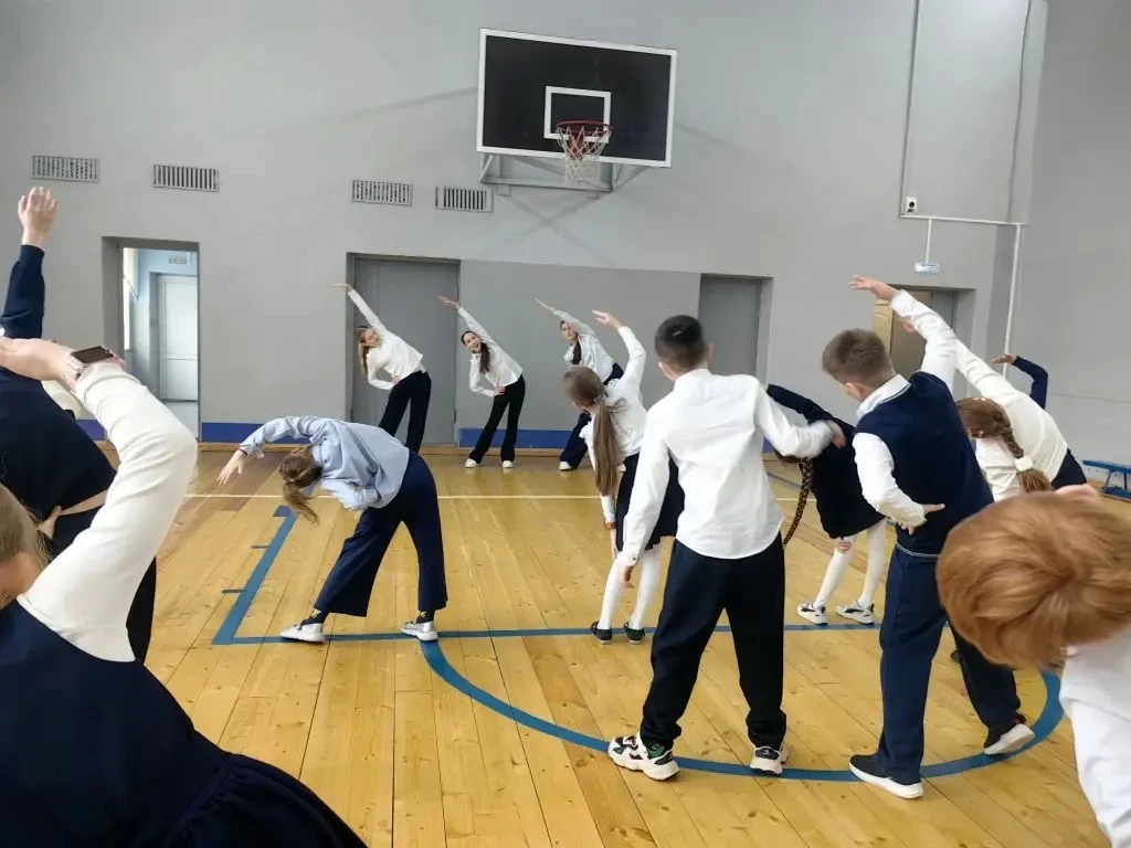 ✨ Заряд бодрости и отличного настроения на весь день! ✨  Сегодняшнюю утреннюю зарядку для нас провел
