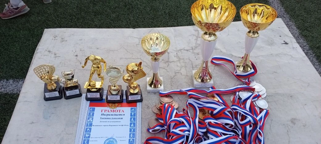 🏆 Чемпионат Бердянска по футболу 2026: «Азовское море» — новые чемпионы!
