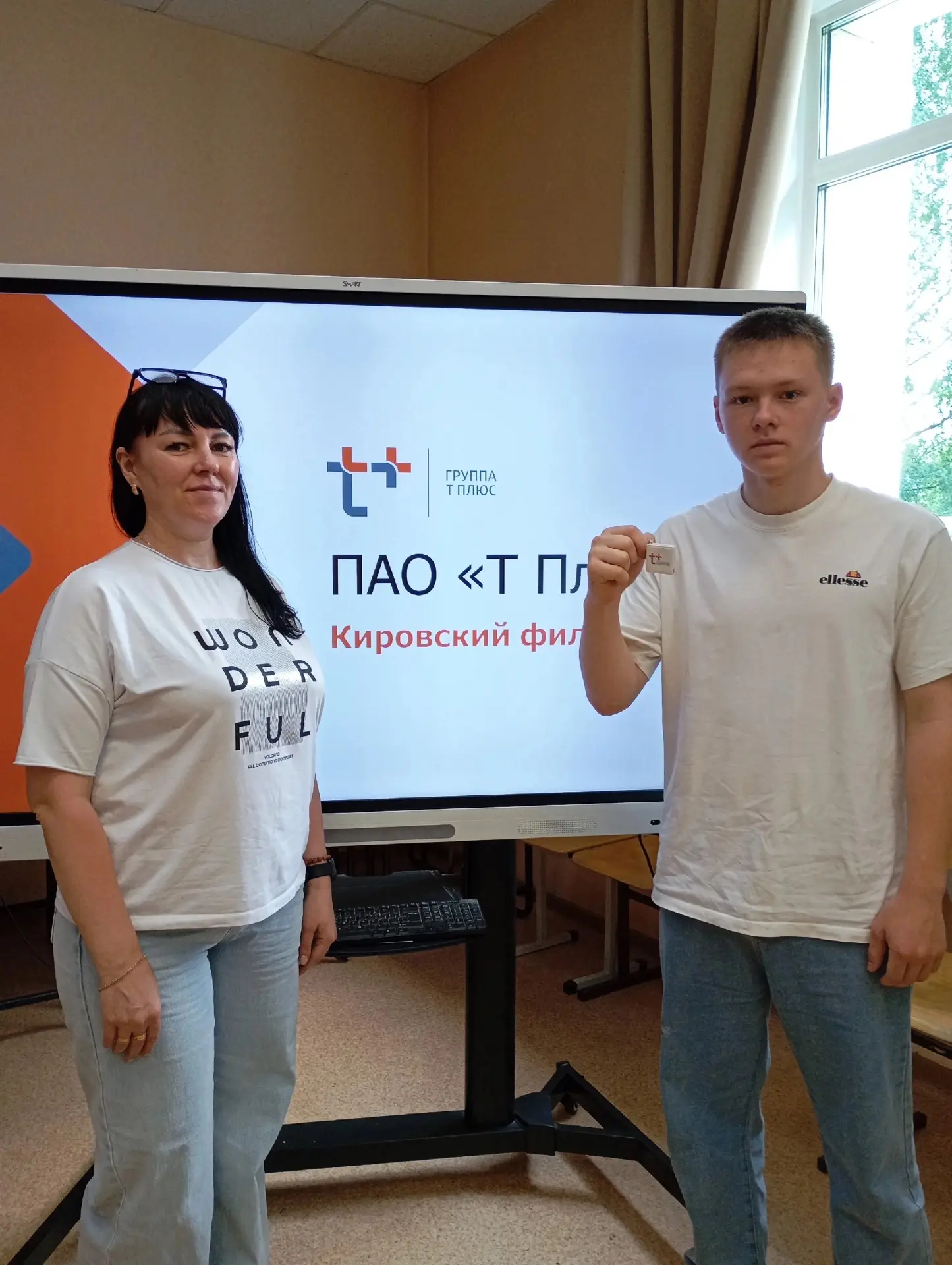 Тук-тук-тук... Мы уже заглянули в гости к приемной комиссии ВЖТ. А вы? 
 
Подарки от Т Плюс нашим за