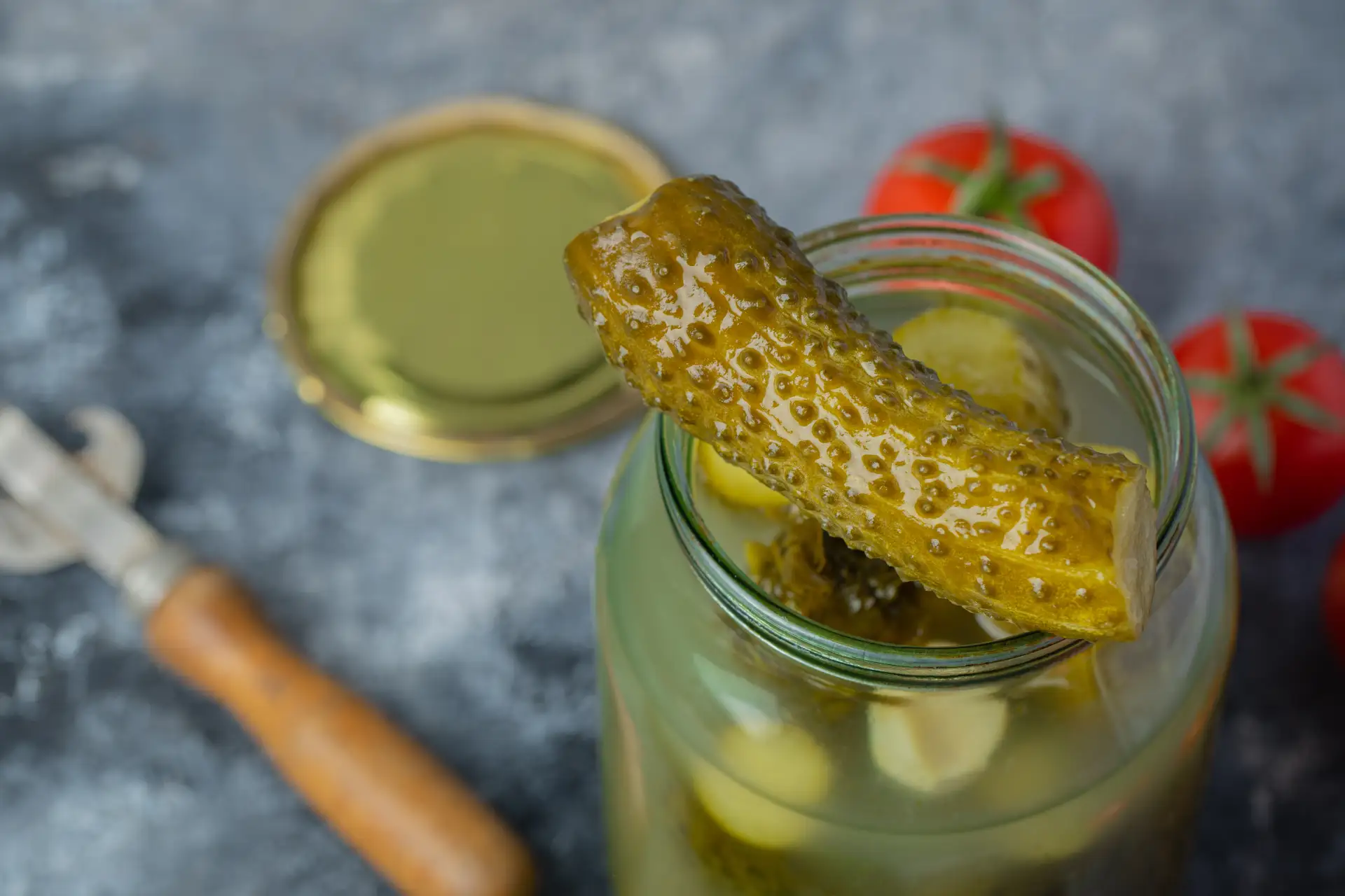 Холодная засолка огурцов – проверенный рецепт русской деревенской кухни