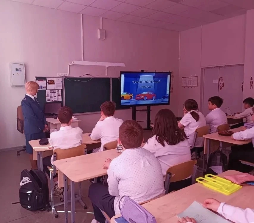 ⚡ НАЛОГИ - ЭТО НЕ СТРАШНО, А ВАЖНО!    В Новогореловской школе прошёл по-настоящему полезный и увлек