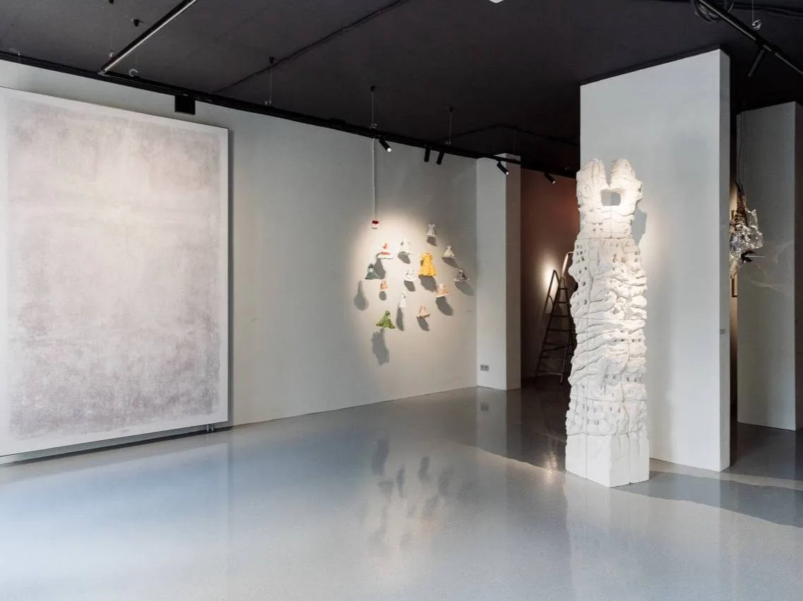 Галерея, которая появилась из “паразитирования” 

PARAZIT Gallery — это проект арт-объединения PARAZ