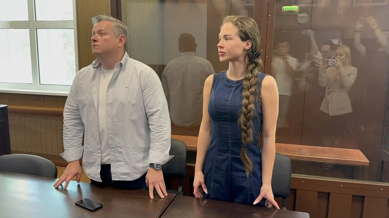 Секс-блогерша Соня Мармеладова получила 3 года условно

Напомним, девушку судили за изготовление и р
