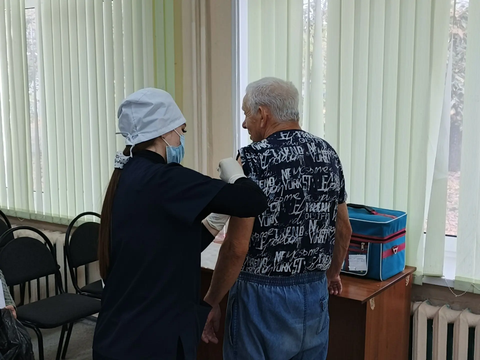 В Старомайнском технологическом техникуме прошла вакцинация студентов и сотрудников.