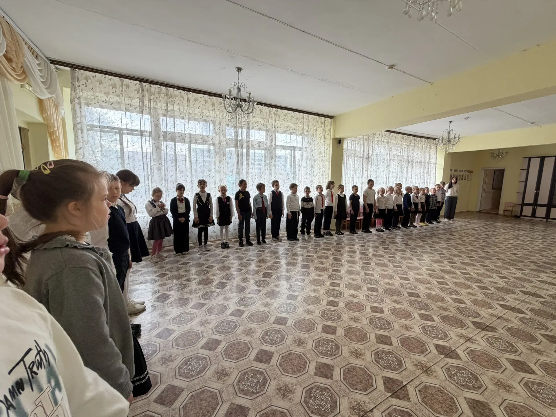 📖📚Стартовала последняя учебная неделя в этом году.   🇷🇺В понедельник, 18 мая, в 4 корпусе прошла пос