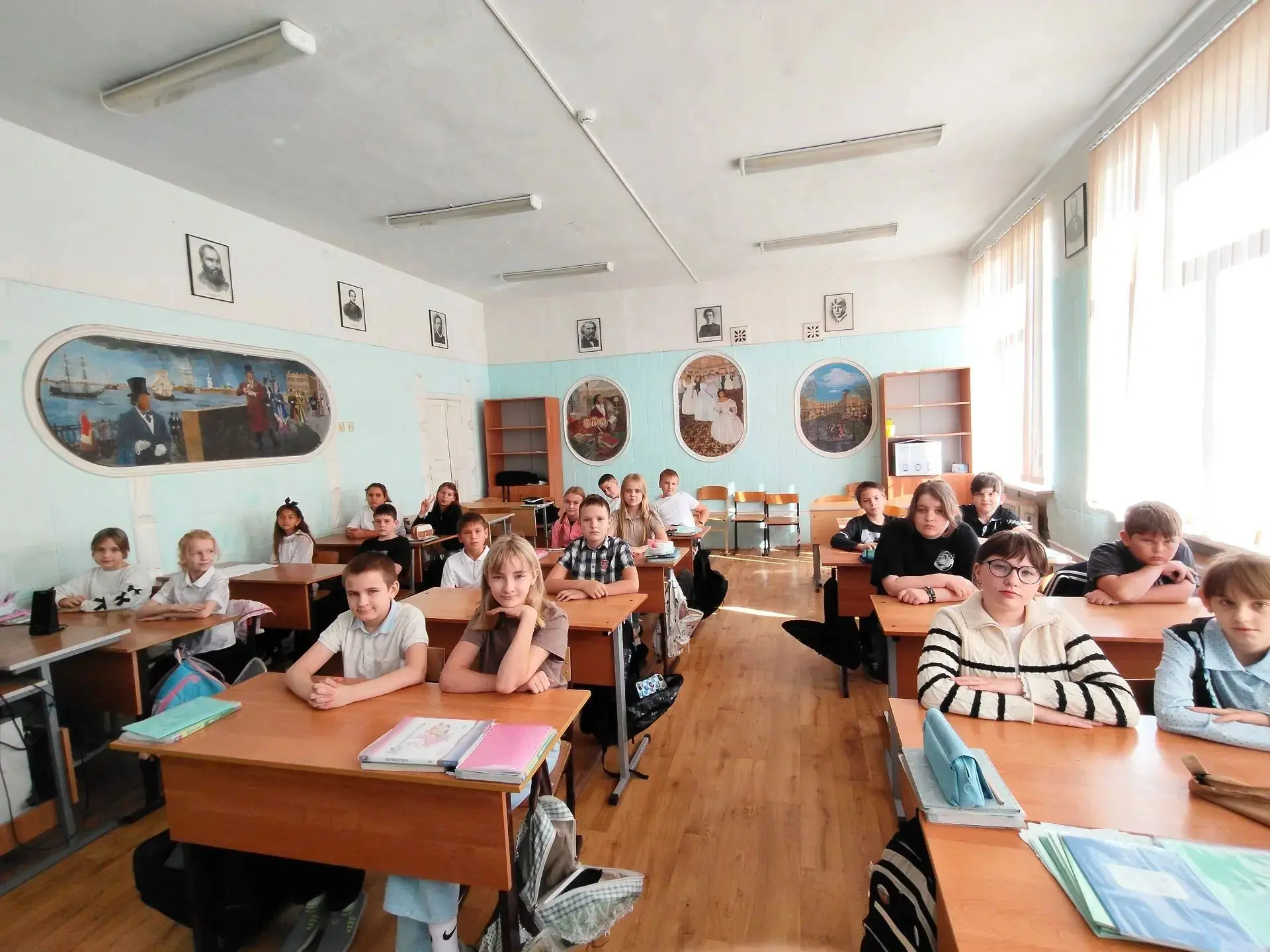 В 5 «А», 5 «Б» и 5 «В» классах педагог - психолог Чухлебова Т. А  и соц.педагог Нестеро...